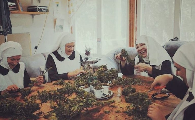 monjas y marihuana